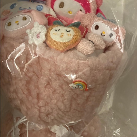 Sanrio/hello kitty/my melody/kuromi/cinnamaroll bouquet - Picture 6 of 6